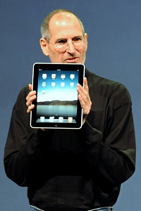 Steve Jobs with iPad