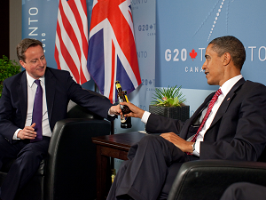 obama cameron share a beer